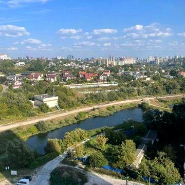ЖК Медовий, вул.Кадетський гай, 12. Генератор на ліфт,воду,опалення.