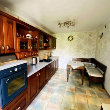 Сдается 4к.к.- студия.Центр города! Ремонт.Автономное отопление!