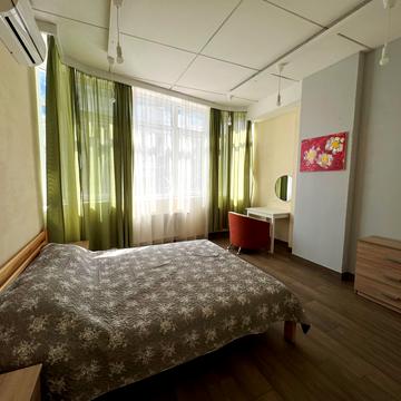 Аркадійське плато вул. (Гагаринське плато), 5