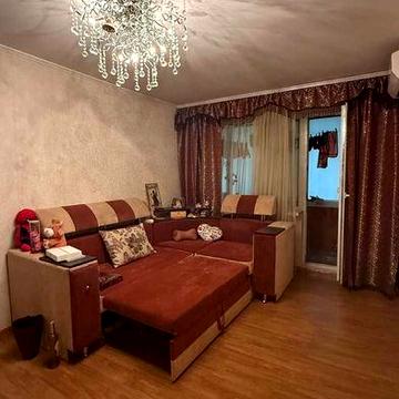 Комитетская, 3 комнатная в кирпичном доме, двухсторонняя, 1 этаж,62 кв