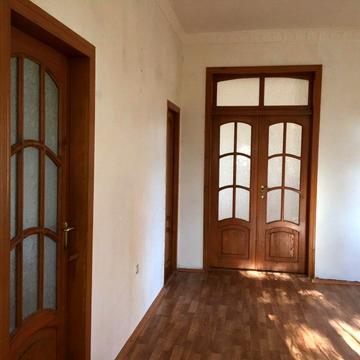 Антона Цедіка вул., 23