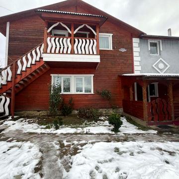 Котедж Hirska Vatra з Чаном  та літнім басейном