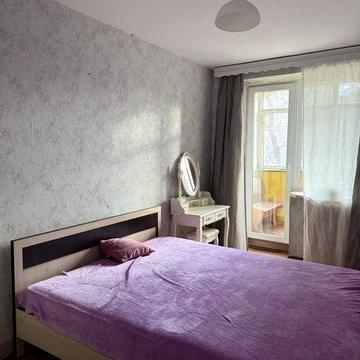 Сдам 3 ком  квартиру в доме с газом 8500