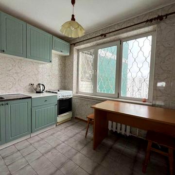 БЕЗ% Продам 3-к квартиру вул. Малишка 3, метро Дарниця 4 хвилина пішки