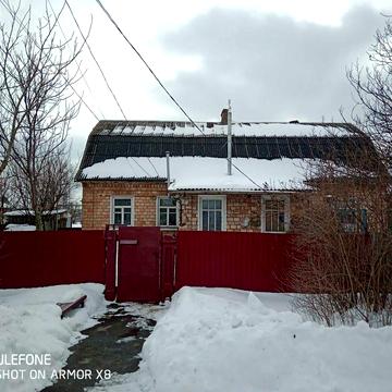 Двоповерховий будинок (половина) Нові Петрівці