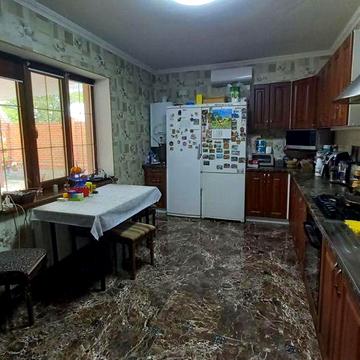 Продам комфортний одноповерховий будинок на проспекті Металургів