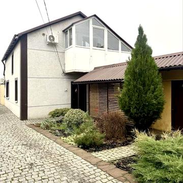 У продажу  комфортний будинок у центрі м. Самар