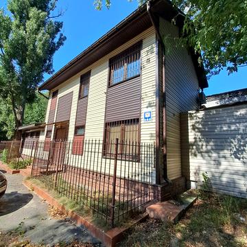 Бакинська вул., 2