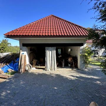 400 метрів, сховище 120 , теріторія , гараж 2 авто , 3 спальні