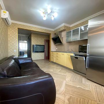 Ясинуватський пров., 11