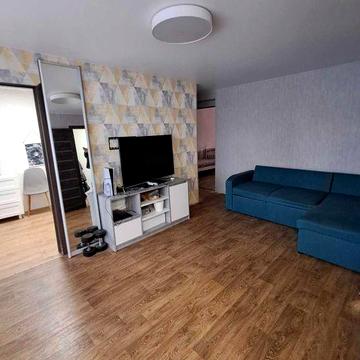 Продам 3- х комнатную возле автовокзала