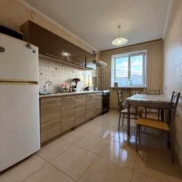 Здається на рік і більше чотирикімнатна квартира в Чорноморську.