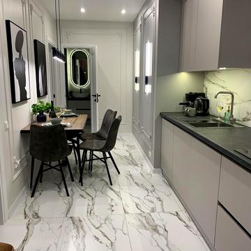 Святого Теодора пл., 4