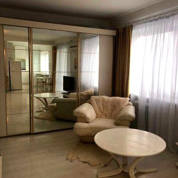 Здам 1 кімнатну квартиру Русанівський бульвар 4