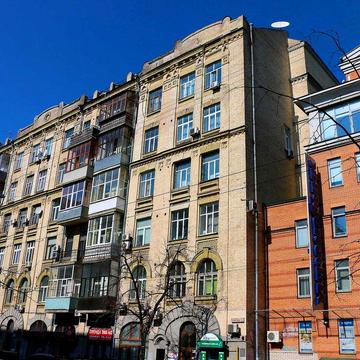 Продаж 1-кімнатної квартири 51 м² у центрі, вул. Січових Стрільців 12