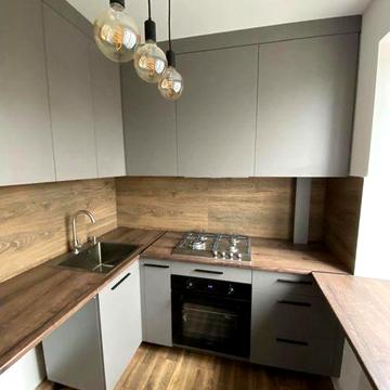 Продається тепла квартира з ремонтом