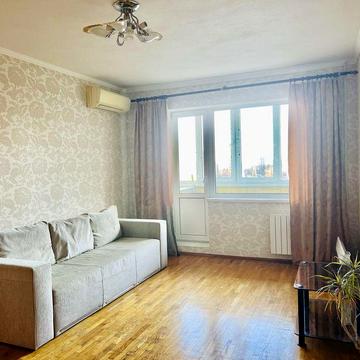 Без % здається двокімнатна на Виноградарі