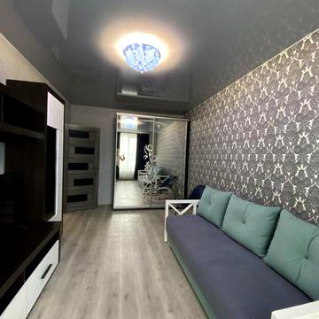 Здається 1 кімнатна в новобудові ЖК Фаворит. Можна на короткий термін