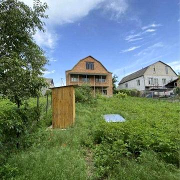 Здається будинок