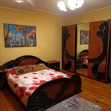 Сдам 2х.к. квартиру м. Научная. Зойфера 6.