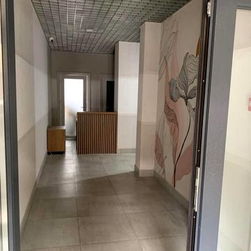 Двокімнатна квартира в будинку на Маланова біля центру міста