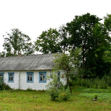 Продам будинок. 33 сотки Можна жити але потребує косметичного ремонту