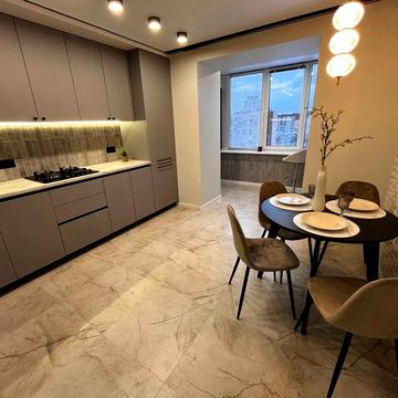 Продам гарну 1:2 кімнатну квартиру у цегляному будинку