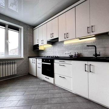 Укомплектована 2х кімнатна квартира з ремонтом