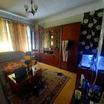 Продам трехкомнатную на Мельницах.