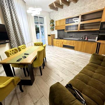 Аренда дома ( будинка) на 9 Фонтана с подвалом