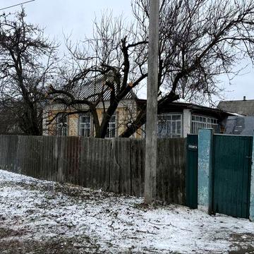 Будинок з ділянкою