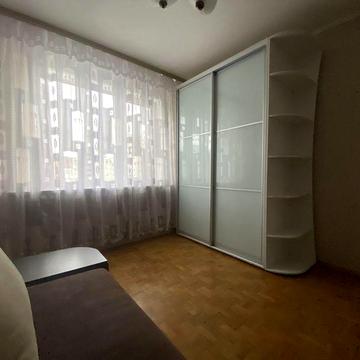 Продаж  4 кімнатної  квартири метро  Теремки