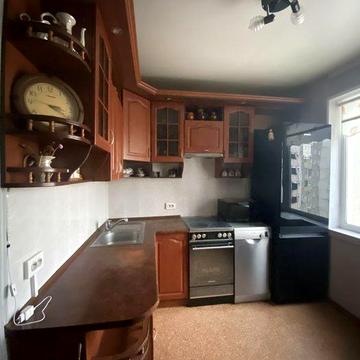 Продаж  4 кімнатної  квартири метро  Теремки