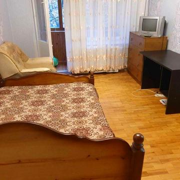 Довготривала оренда 1к квартири на вул. Братиславська 6