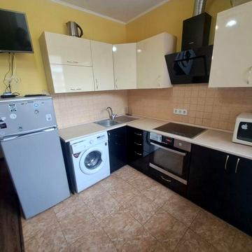 Сдам Небесной Сотни /Левитана 1но комнатную квартиру