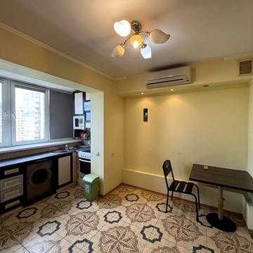 Вацлава Гавела бульв. (Івана Лепсе), 36-Б