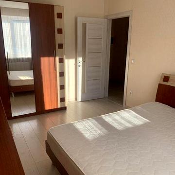 Перша здача! Оренда 1 кімн квартири поруч Метро, Велесу