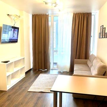 Новьій дом.Варшавский квартал,евроремонт,новая. Мебель ,техника.