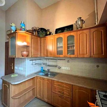 2 кімн. кв-ра вул. Антоновича, 24 м. площа Українських Героїв.