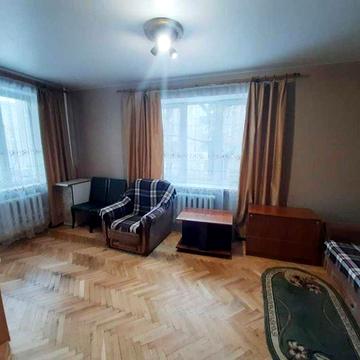 Комфортна, затишна квартира на Дарницькій площі