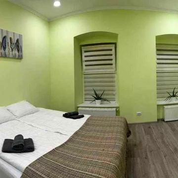 Оренда 2-к квартири в Центрі на вул. Сніжна