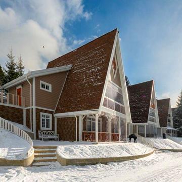 Продаж котеджний комплекс  у горах  Буковель Поляниця 4житлові будинки