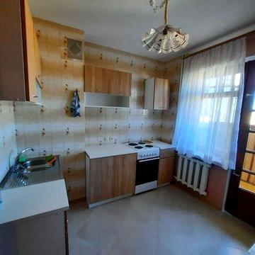 Сдам 1 ком квартиру Ак. Королева рынок Южный. Сотовая.