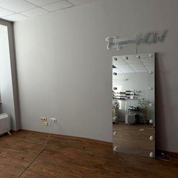 Здам в оренду місце в кабінеті