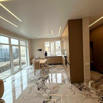 Продам новый дом с евроремонтом в Нерубайском.