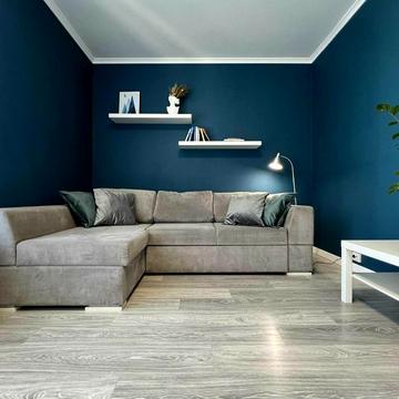 Практична вул., 8