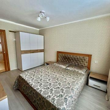 Оренда 2 кімнатноі квартири вул. Садова , Петлюри