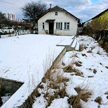 Продам будинок в Опришівцях  площею 75 кв м. зі всіма комунік