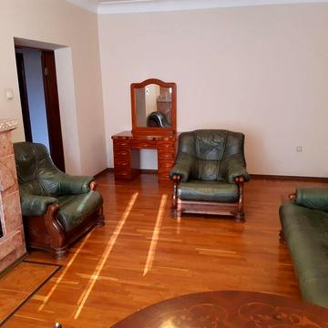 Поділ, оренда будинку