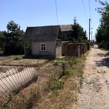 Продам участок улица Кольцова , городская вода , есть свет .